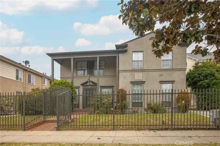 Multi-family house For Sale in 913, South Wilton Place, Los Angeles, California