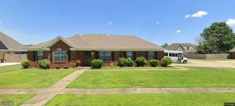 Single-family house For Sale in 1601, Ashwood Circle, West Memphis, Arkansas