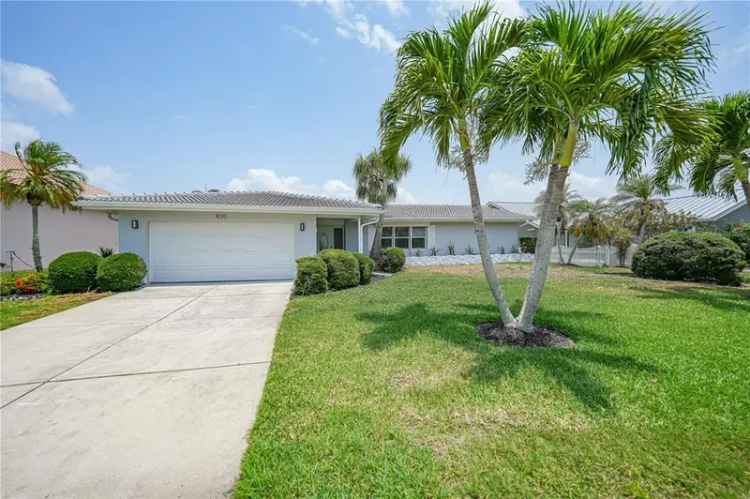 Single-family house For Sale in 830, Napoli Lane, Punta Gorda, Florida