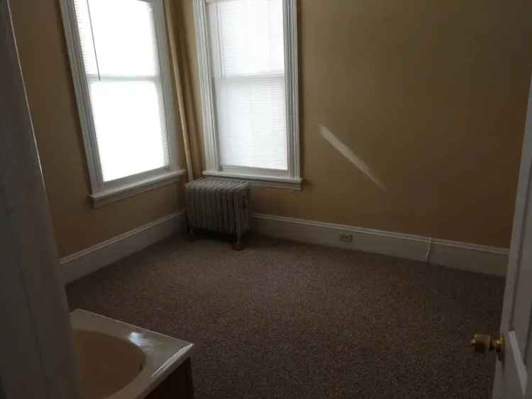 Manchester NH Cozy 1 Room Studio Apartment All Utilities Included