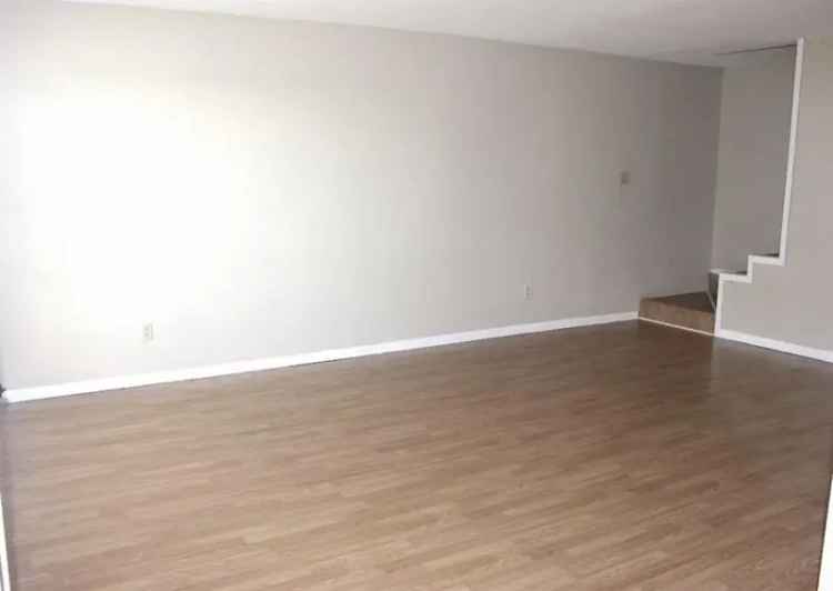 Condo For Rent in 8642, Glen Meadow Lane, Beaumont, Texas