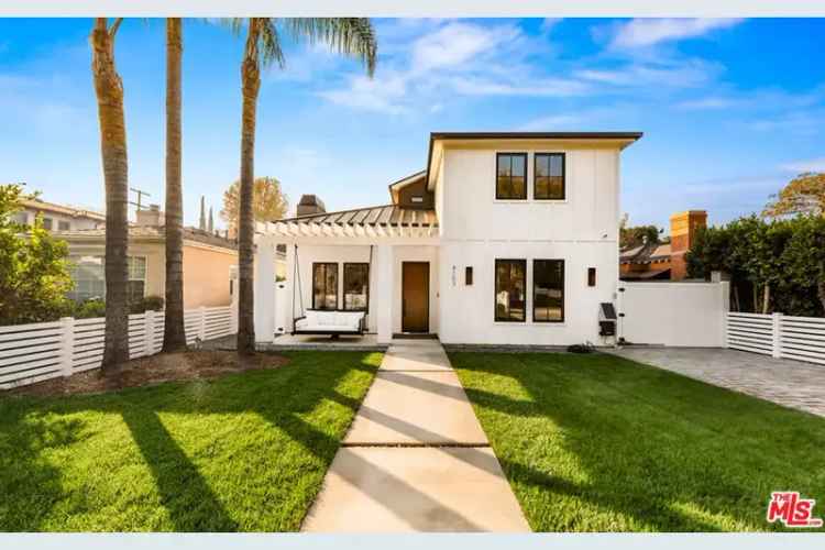 Single-family house For Sale in 4153, Vantage Avenue, Los Angeles, California