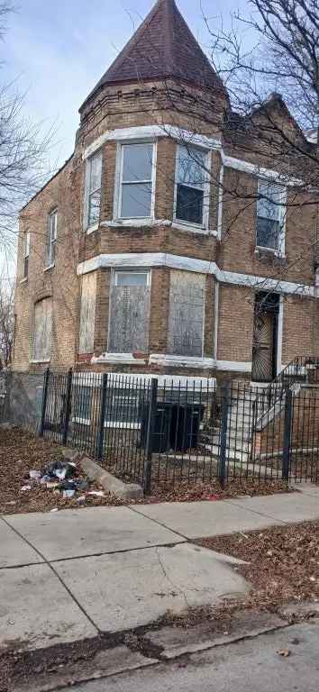 House For Sale in 112-114, North Kilbourn Avenue, Chicago, Illinois