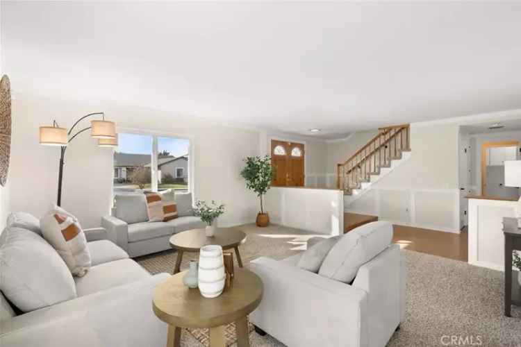 Single-family house For Sale in 17442, Kurt Lane, Huntington Beach, California