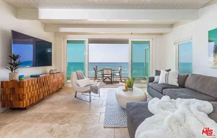 Single-family house For Sale in Malibu, California