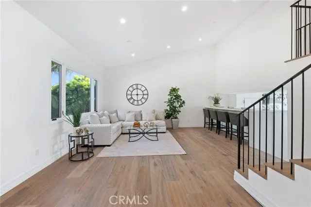 Single-family house For Sale in 723, Balboa Avenue, Laguna Beach, California