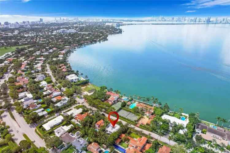 Single-family house For Sale in 5625, North Bay Road, Miami Beach, Florida