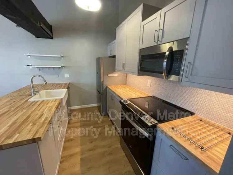 Arvada Townhouse for Rent - Renovated, Open Floor Plan, Private Patio