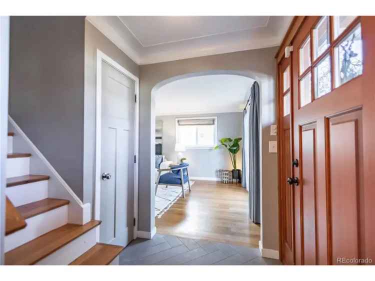 Single-family house For Sale in 210, Ivanhoe Street, Denver, Colorado