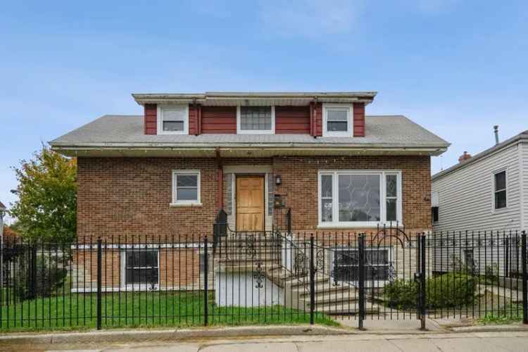 Multi-family house For Sale in 4822, West Melrose Street, Chicago, Illinois