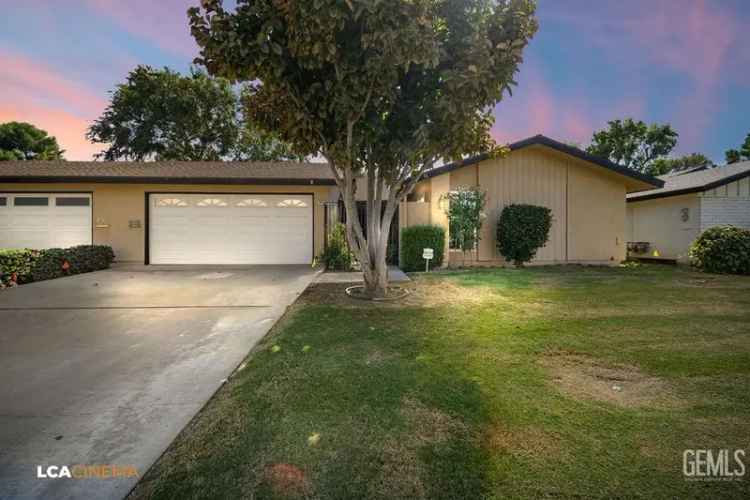 Condo For Sale in 5913, Cypress Point Drive, Bakersfield, California