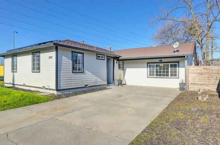 Single-family house For Sale in 2001, Edison Avenue, Sacramento, California