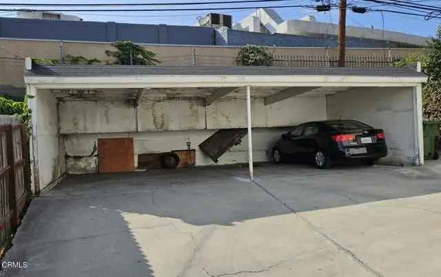 Multi-family house For Sale in Los Angeles, California