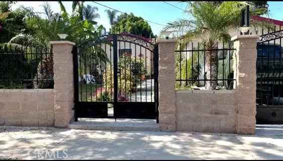 Single-family house For Sale in 15354, Leadwell Street, Los Angeles, California