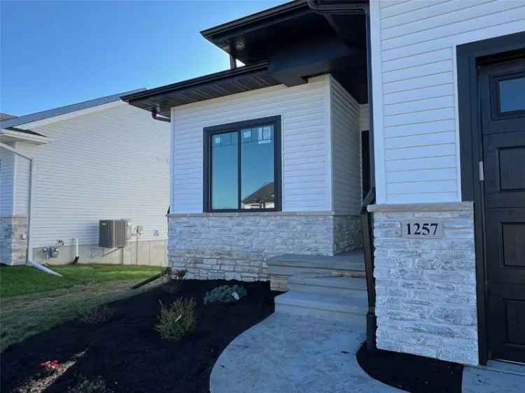 Condo For Sale in North Liberty, Iowa