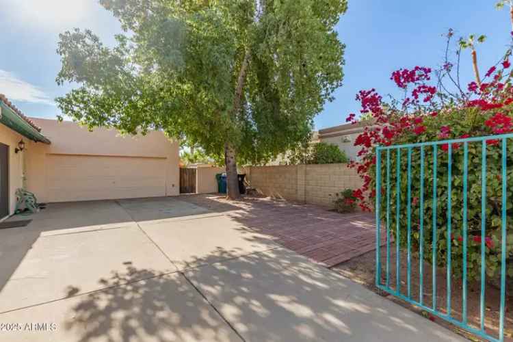 Single-family house For Sale in 525, East Glencove Street, Mesa, Arizona