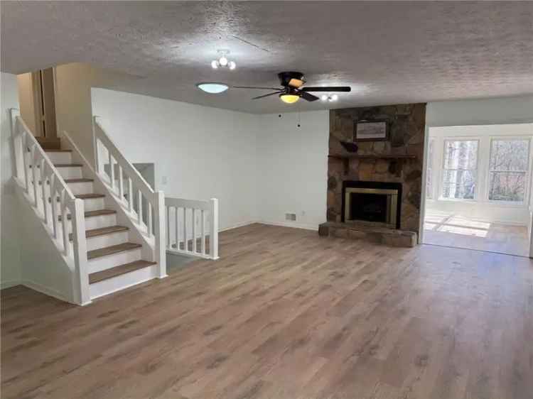 Single-family house For Sale in 296, Grist Mill Lane, Lawrenceville, Georgia