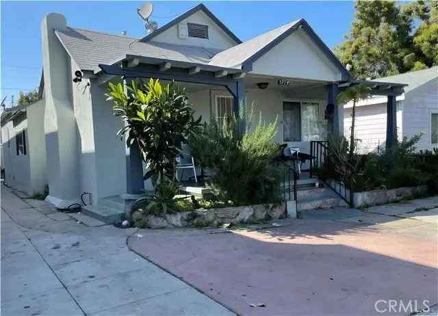 Multi-family house For Sale in 5723, 2nd Avenue, Los Angeles, California