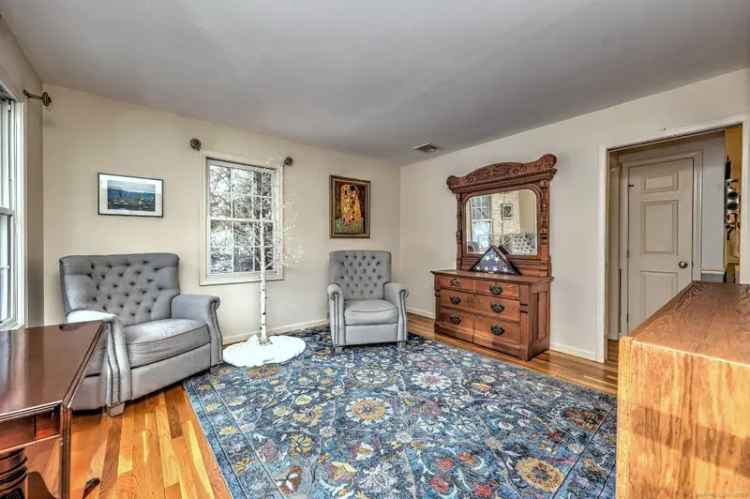 Single-family house For Sale in 5, Narragansett Trail, Newtown, Connecticut