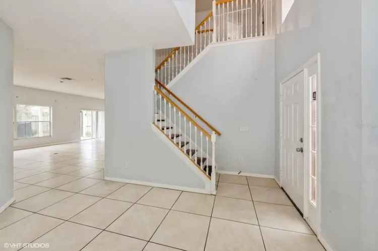 Single-family house For Sale in 8476, Lake Amhurst Trail, Orlando, Florida