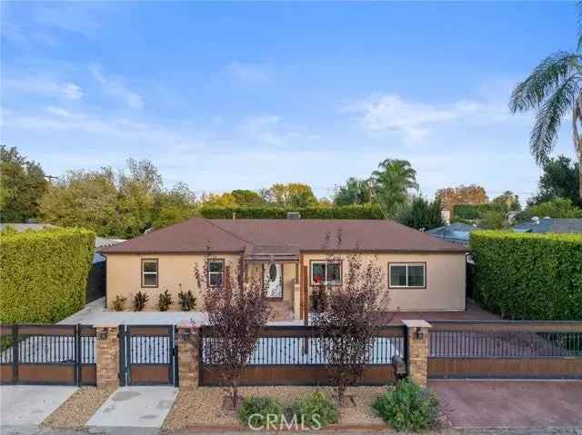 Multi-family house For Sale in 8450, Calvin Avenue, Los Angeles, California