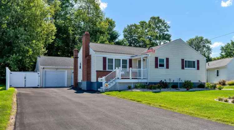 Single-family house For Sale in 72, Bond Street, Wethersfield, Connecticut