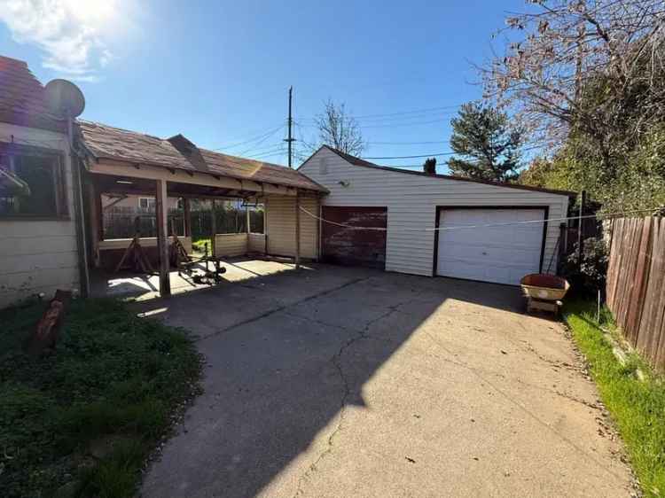 Single-family house For Sale in 4580, 44th Street, Sacramento, California