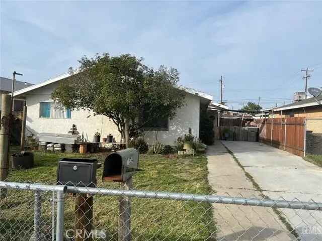 Multi-family house For Sale in Bakersfield, California