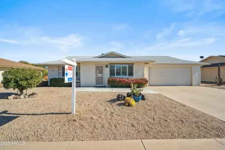 Single-family house For Sale in 19619, North Signal Butte Circle, Sun City, Arizona