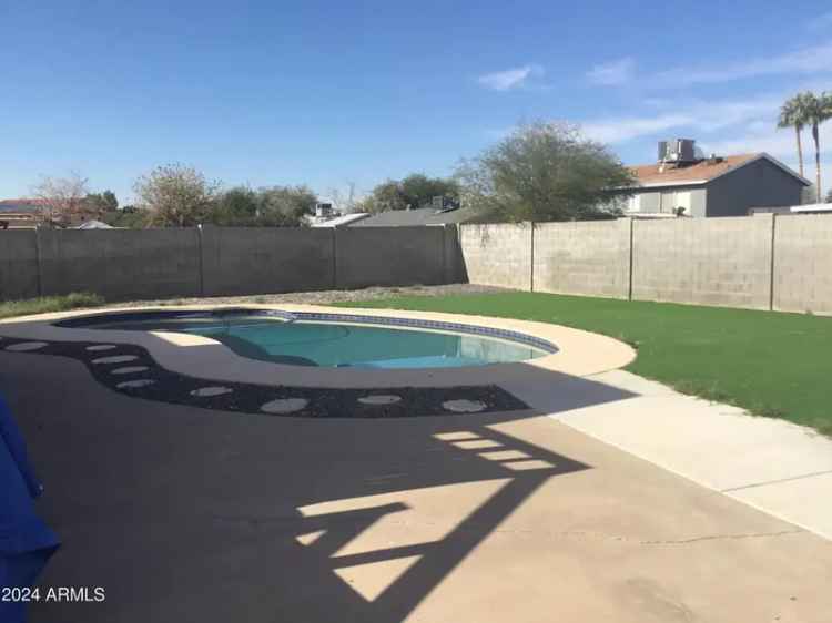 Single-family house For Sale in 3832, West Charter Oak Road, Phoenix, Arizona