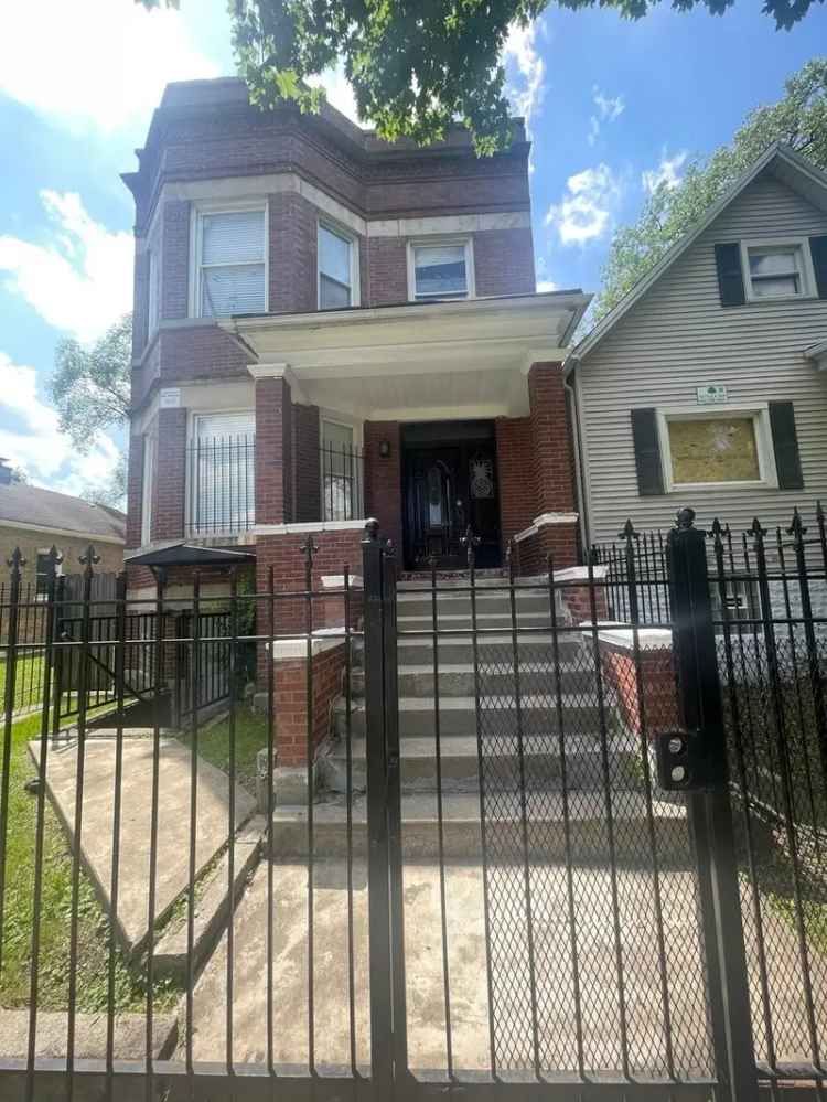 Multi-family house For Sale in 6944, South Carpenter Street, Chicago, Illinois