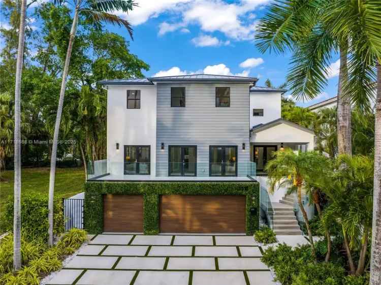 Single-family house For Sale in 3515, East Fairview Street, Miami, Florida