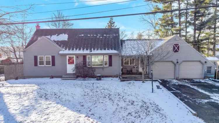 Single-family house For Sale in 3, Donna Street, Enfield, Connecticut