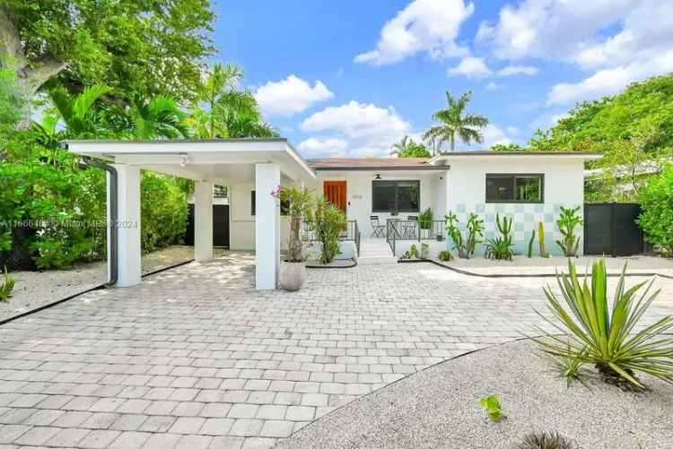 Single-family house For Sale in 1010, Northeast 83rd Street, Miami, Florida