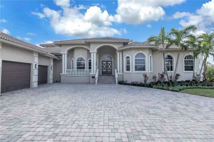 Single-family house For Sale in 5264, 61st Avenue South, Saint Petersburg, Florida