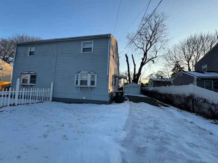 Single-family house For Sale in 403, McKinley Avenue, Stratford, Connecticut