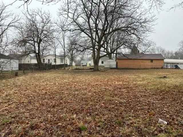 Land For Sale in 806, South East Street, Bloomington, Illinois