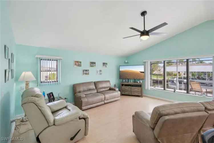 Single-family house For Sale in 4925, Southwest 11th Avenue, Cape Coral, Florida