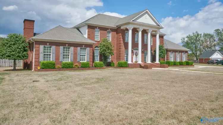 Single-family house For Sale in Decatur, Alabama