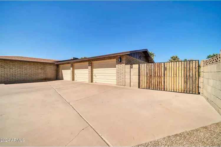 Single-family house For Sale in 3518, East Desert Cove Avenue, Phoenix, Arizona