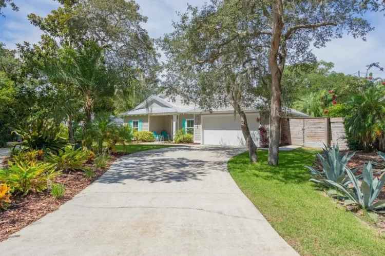 Single-family house For Sale in 125, Whispering Oaks Circle, Saint Augustine Beach, Florida