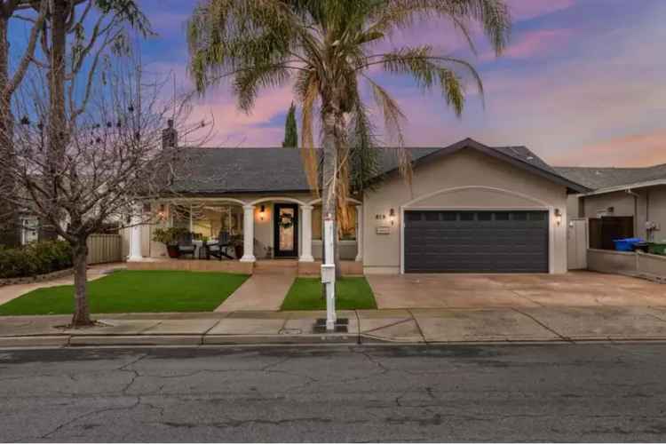 Single-family house For Sale in 819, Covina Way, Fremont, California