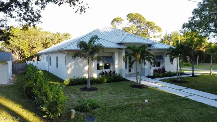 Single-family house For Sale in Naples, Florida