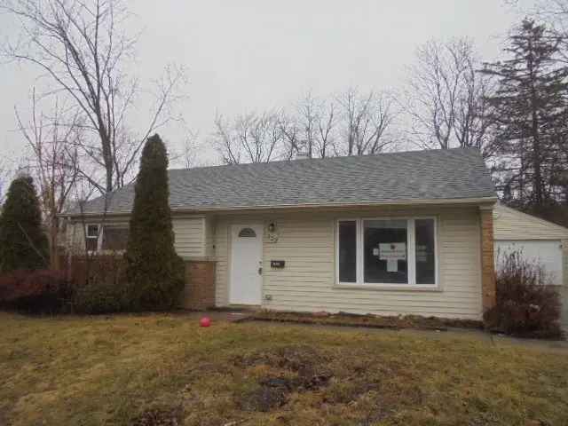 Single-family house For Sale in 320, Minocqua Street, Park Forest, Illinois