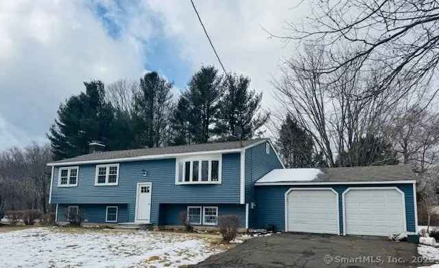 Single-family house For Sale in 97, Pierson Drive, Wallingford, Connecticut