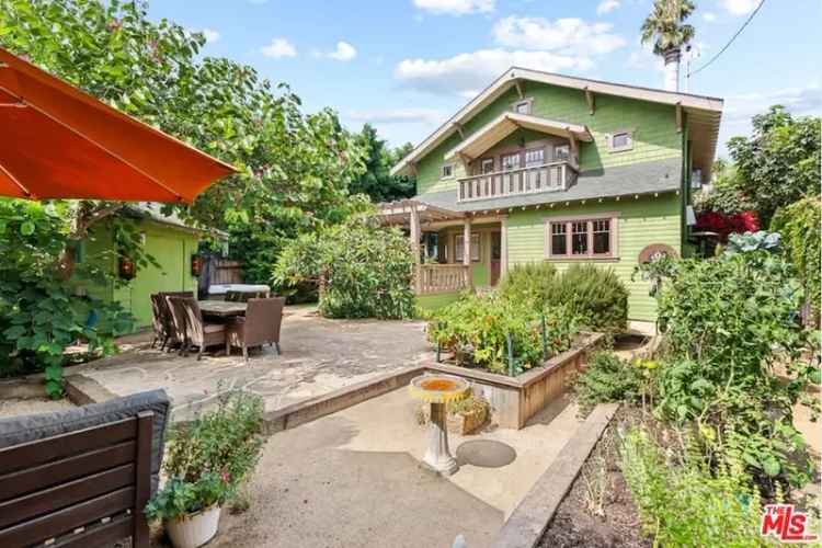 Single-family house For Sale in 720, Strand Street, Santa Monica, California