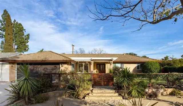 Single-family house For Sale in 13682, Wheeler Place, Tustin, California