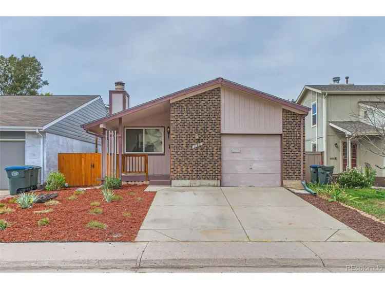 Single-family house For Sale in Northglenn, Colorado