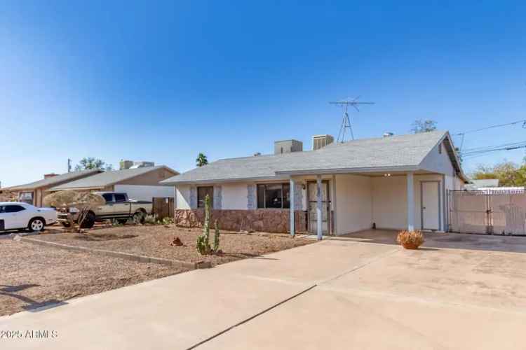 Single-family house For Sale in 1940, South Coconino Drive, Apache Junction, Arizona