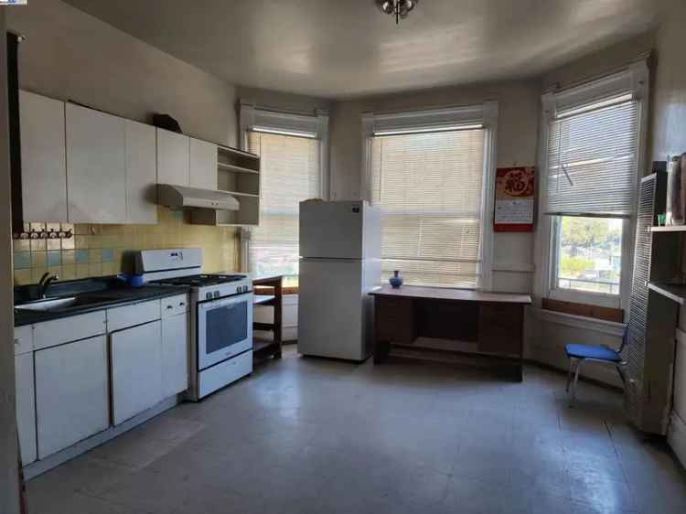 Multi-family house For Sale in 1155, International Boulevard, Oakland, California